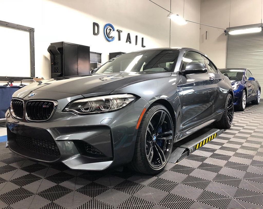 Auto Detailing Mid-Rise Lift