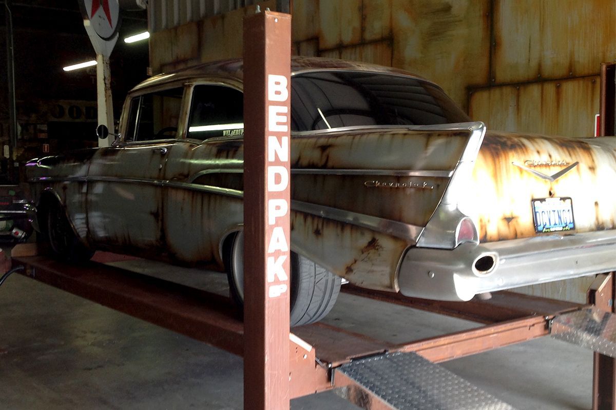 BendPak-Car-Lift-Vegas-Rat-Rods-compressor.jpg